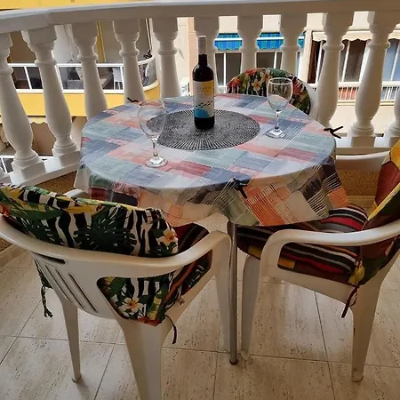 Locos San Pascual Apartman Torrevieja